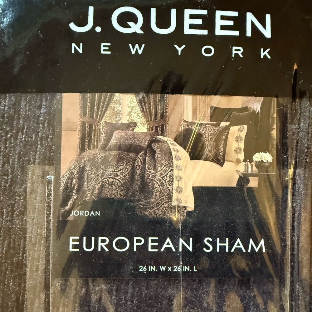 J. Queen New York European Shams Black/Brown Set